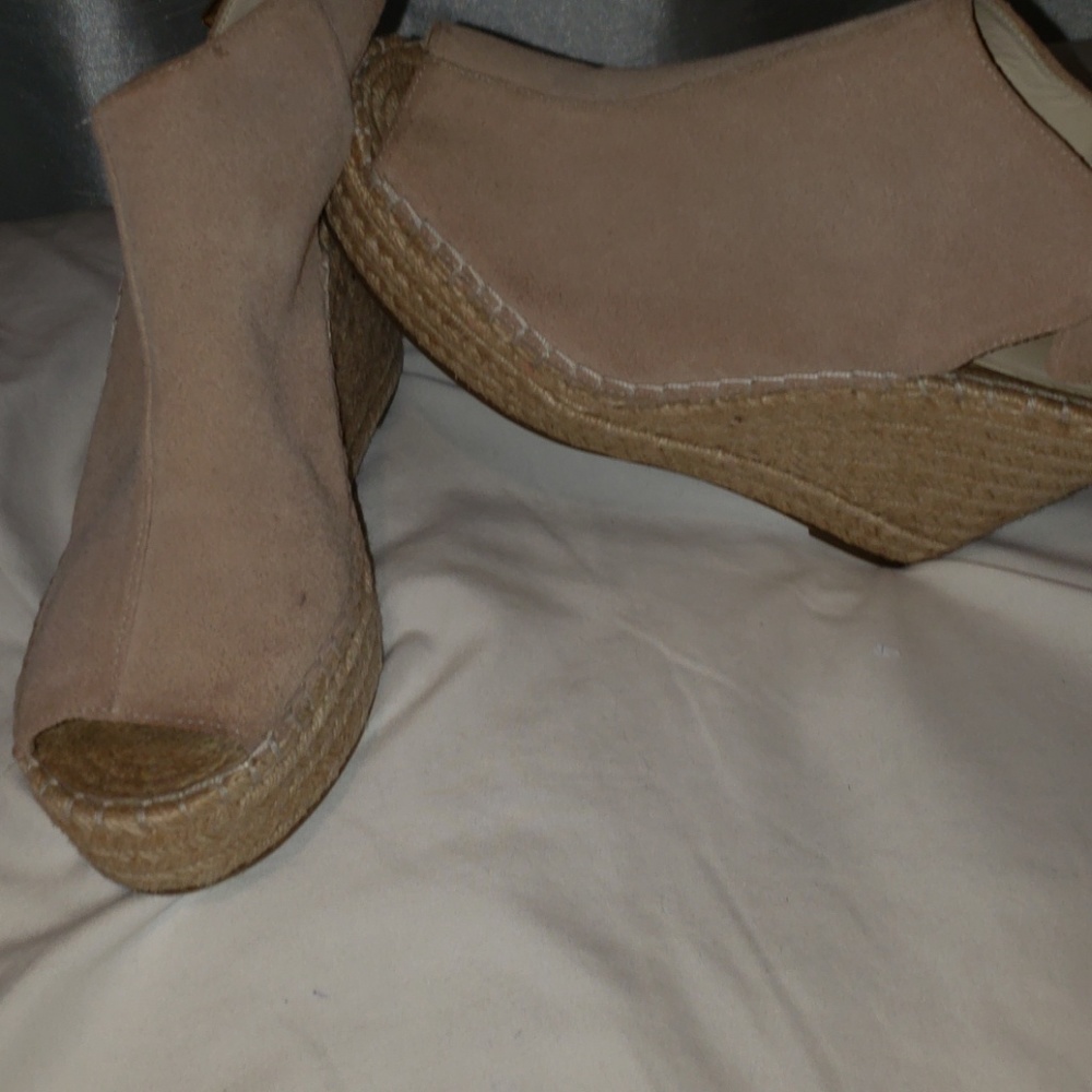 Kenneth Cole covered wedges